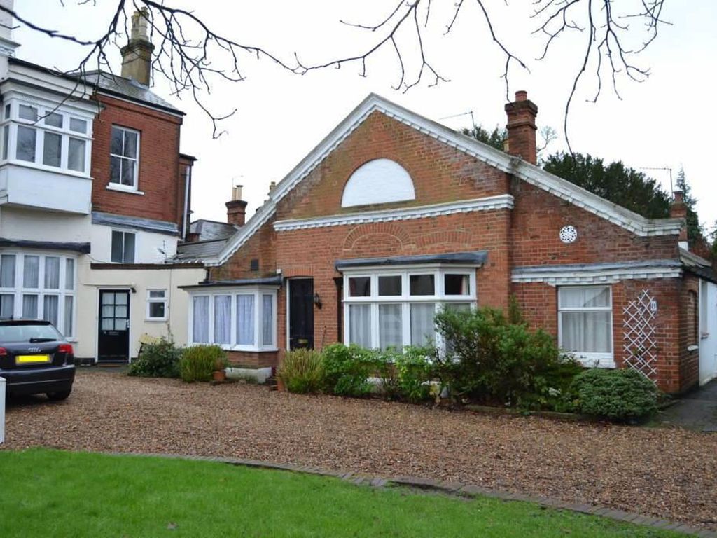 2 bed terraced bungalow for sale in Woodcote Road, Epsom KT18 Zoopla