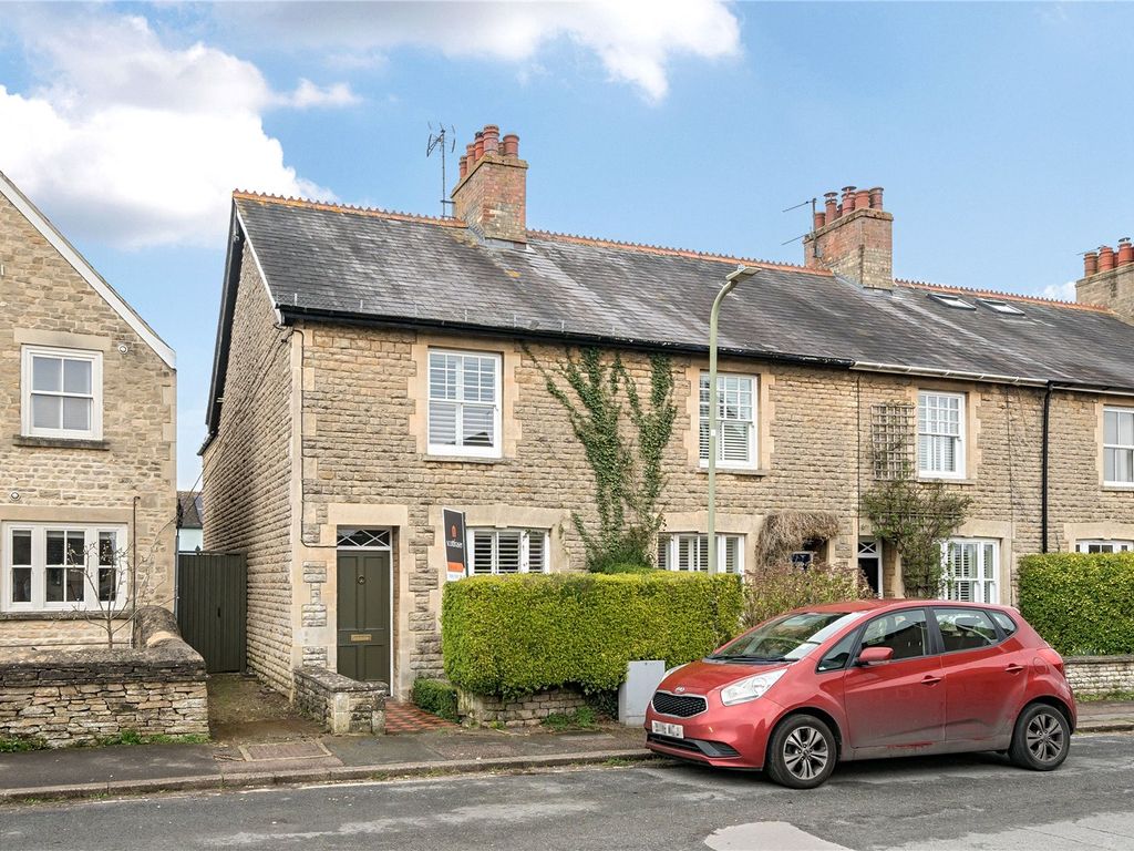 2 bed semidetached house for sale in The Springs, Witney, Oxfordshire