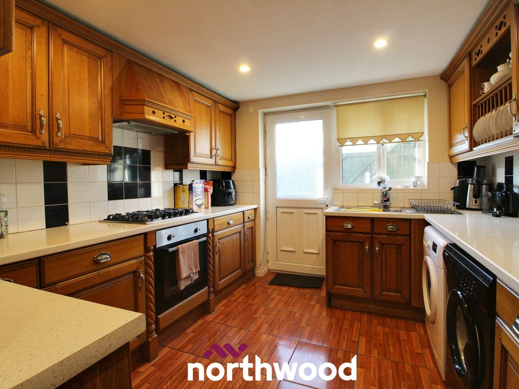 3 bed terraced house for sale in The Avenue, Bentley, Doncaster DN5, £