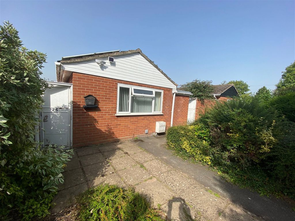 2 bed semidetached bungalow for sale in Arden Road, HenleyInArden
