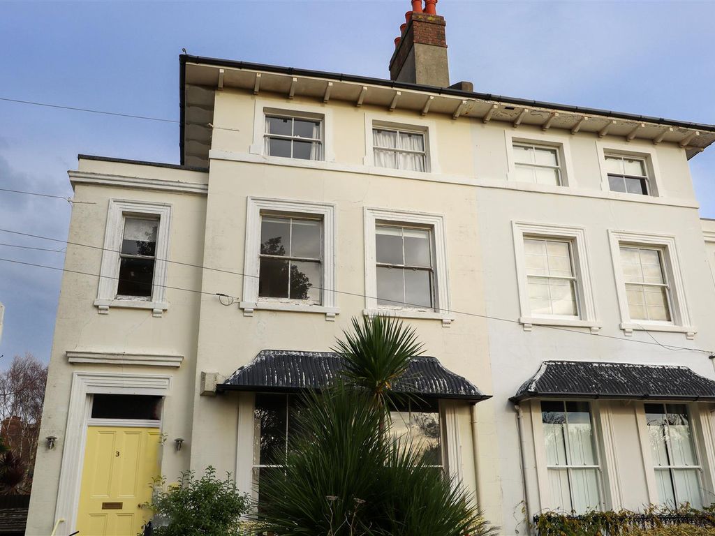 2 bed flat to rent in The Lawn, St. LeonardsOnSea TN38, £995 pcm Zoopla