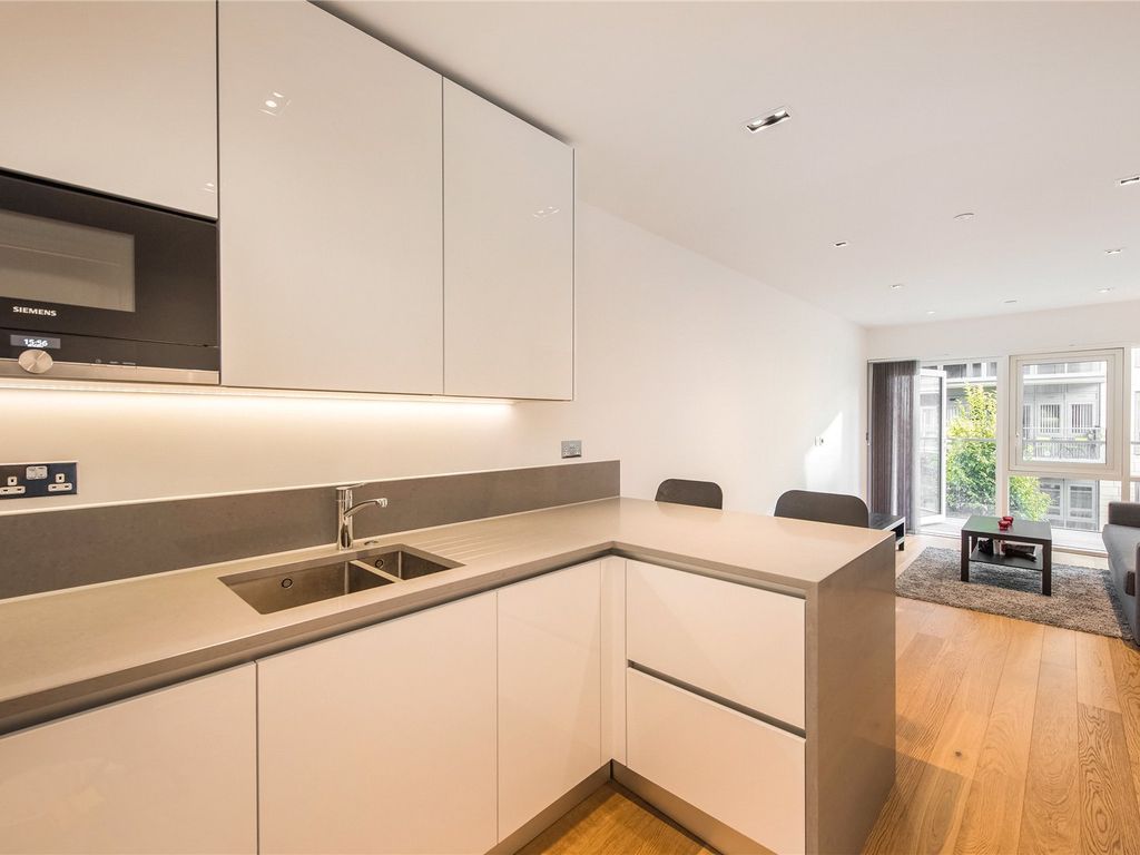 1 bed flat to rent in Dashwood House, Dickens Yard, Longfield Avenue