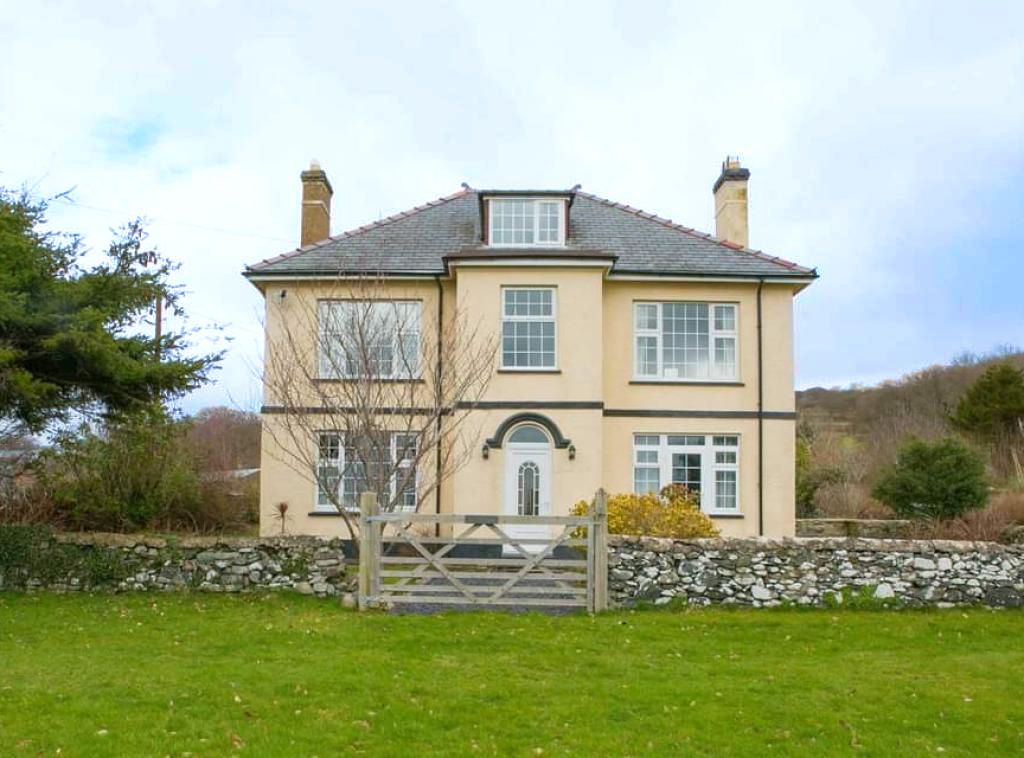 6 bed detached house for sale in Tan Y Fron, High Street, Dyffryn