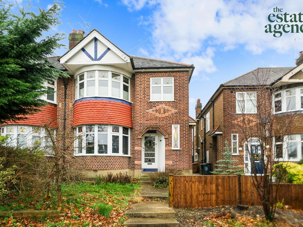 3 bed flat for sale in Endlebury Road, Chingford E4, £425,000 Zoopla