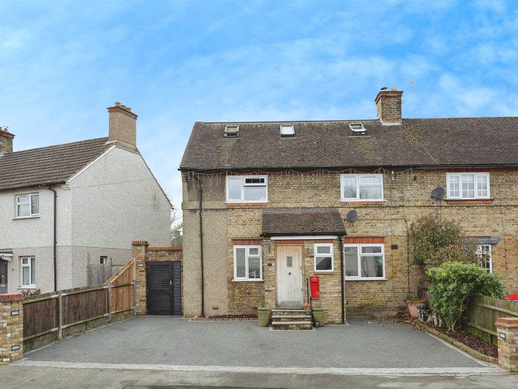 6 bed semidetached house for sale in Dell Road, Watford WD24, £600,000