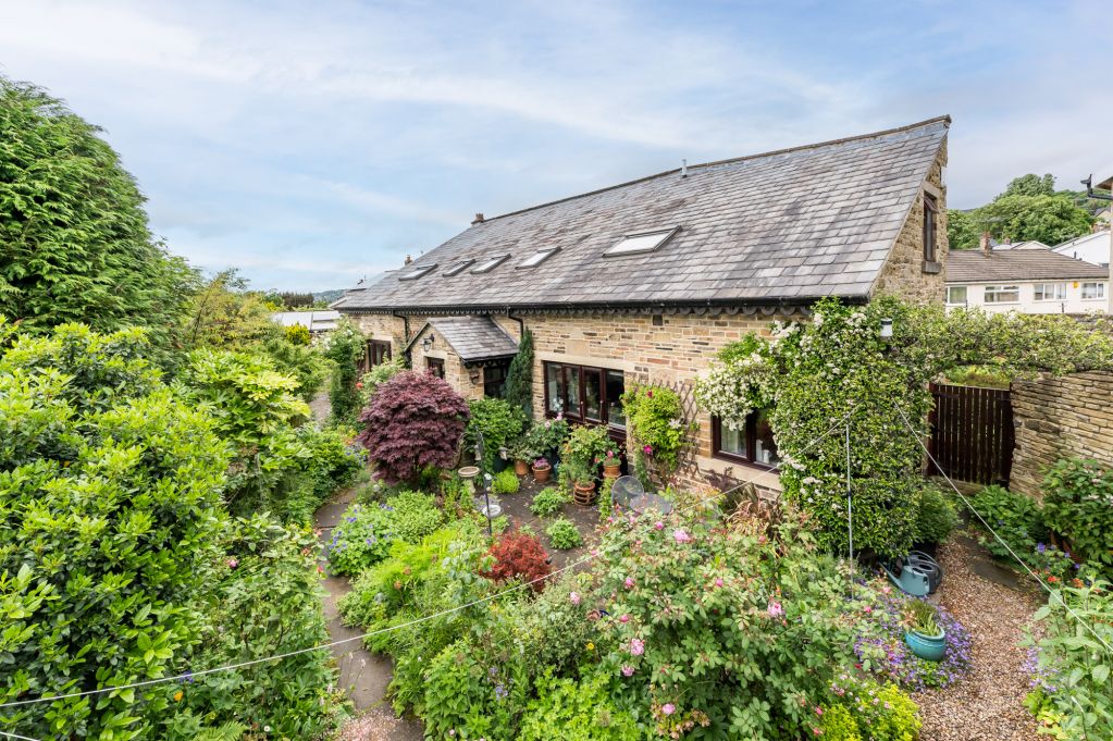 3 bed detached house for sale in Sleningford Road, Crossflatts, Bingley