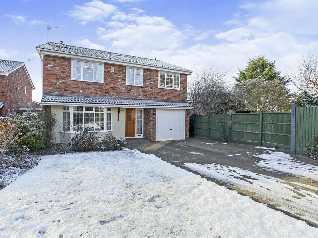 5 bed detached house for sale in Pheasant Drive, Wincham, Northwich CW9