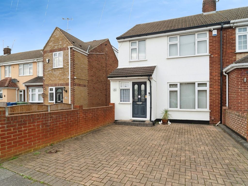 3 bed end terrace house for sale in Kingsman Road, StanfordLeHope