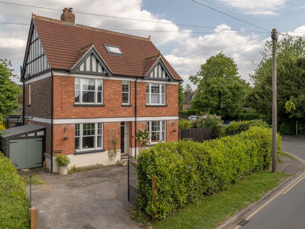 5 bed detached house for sale in Ringley Avenue, Horley, Surrey RH6