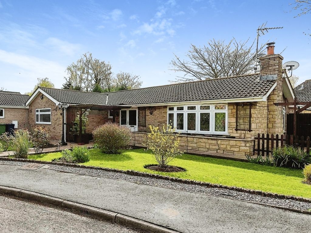 3 bed detached bungalow for sale in St Peters Drive, Wimblington, March