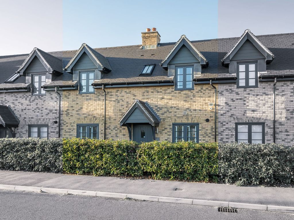 2 bed terraced house for sale in Ham Road, Faversham ME13, £300,000