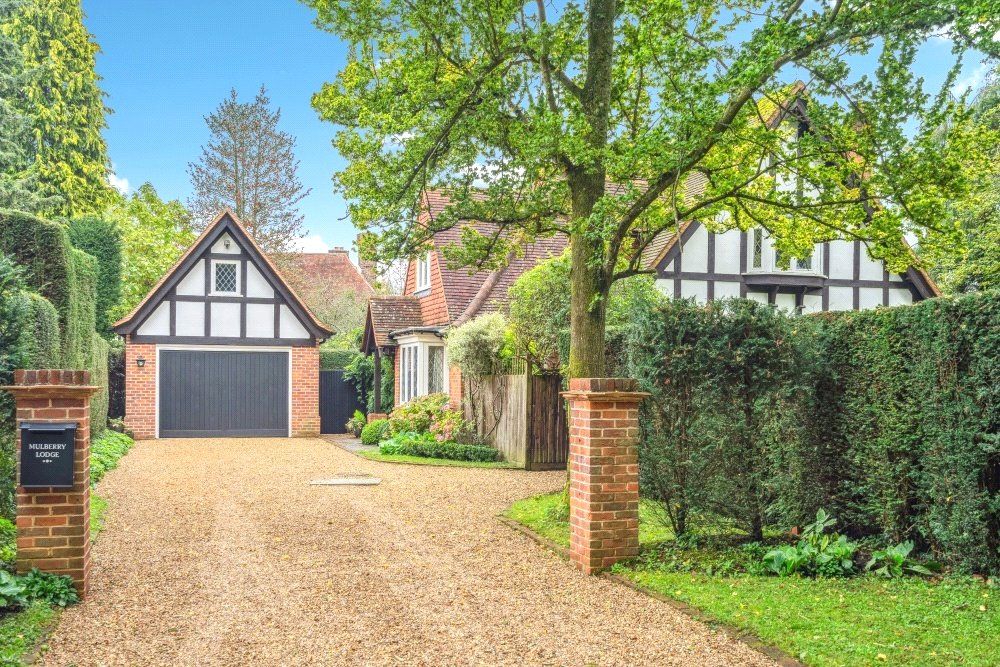 4 bed detached house for sale in Road, Prestwood, Great