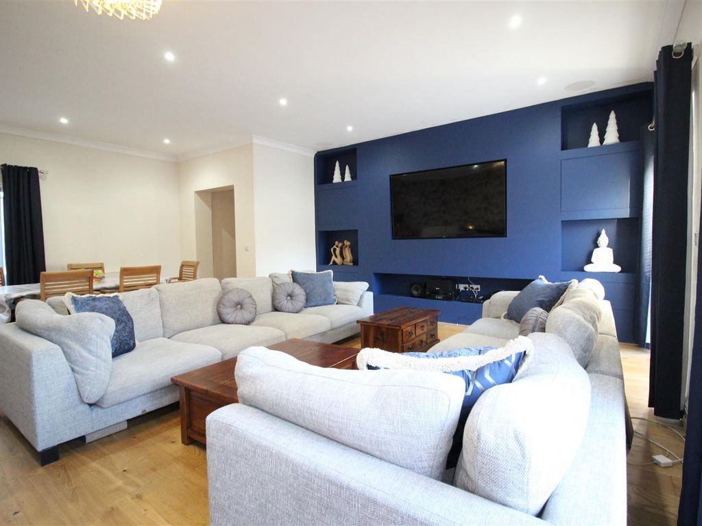 5 bed semidetached house for sale in Cobden Street, Darlington DL1