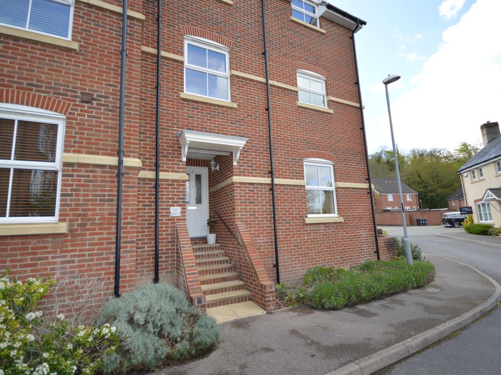 2 bed property to rent in Laverstock, Salisbury, Wiltshire SP1 Zoopla
