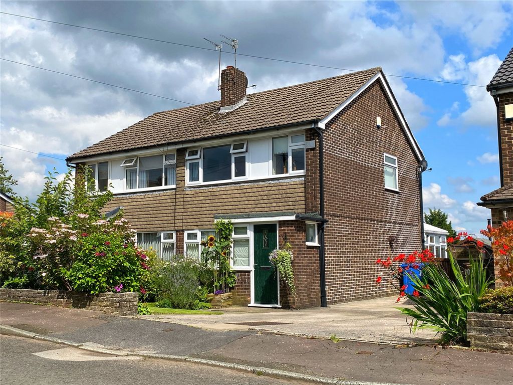 3 bed semidetached house for sale in Whitefield Avenue, Norden