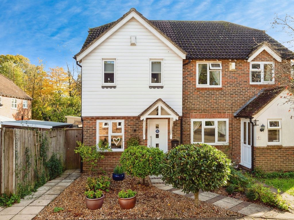 2 bed semidetached house for sale in Newton Willows, Groombridge