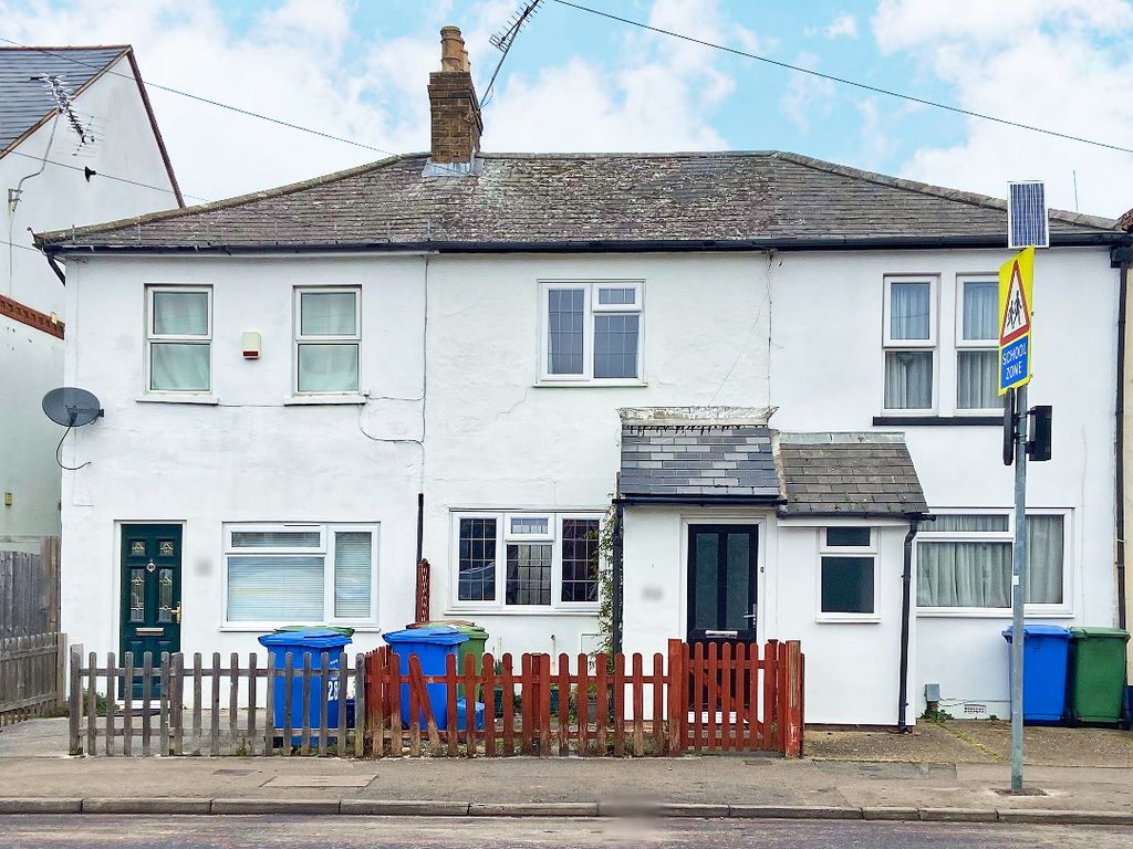 3 bed terraced house to rent in Queens Road, Farnborough GU14 Zoopla