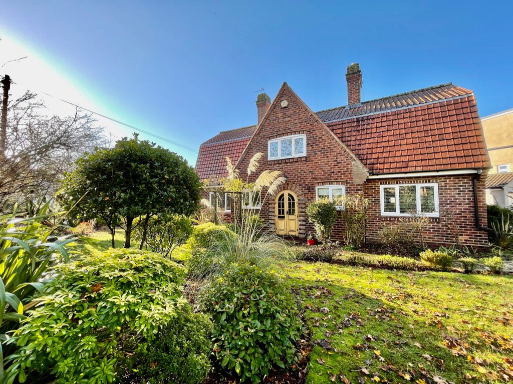 3 bed detached house for sale in Crossways, Wheatley Hills, Doncaster