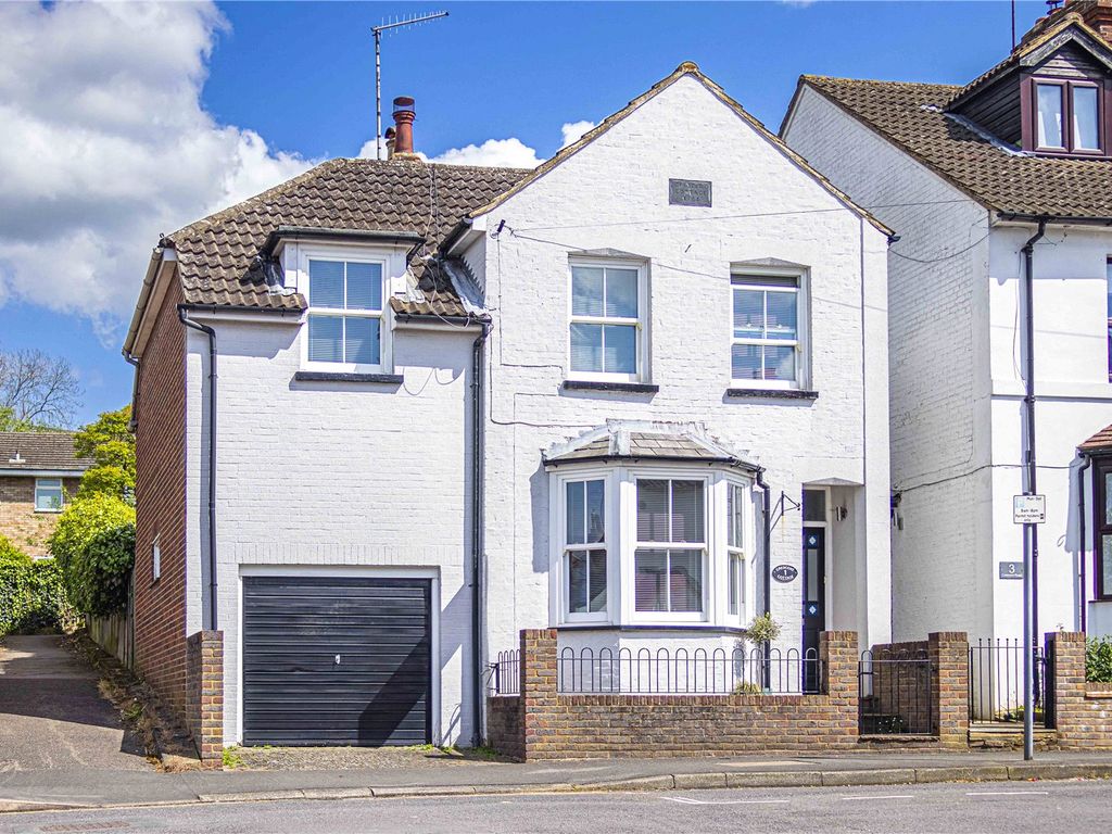 4 bed detached house for sale in Crescent Road, Old Town, Hemel
