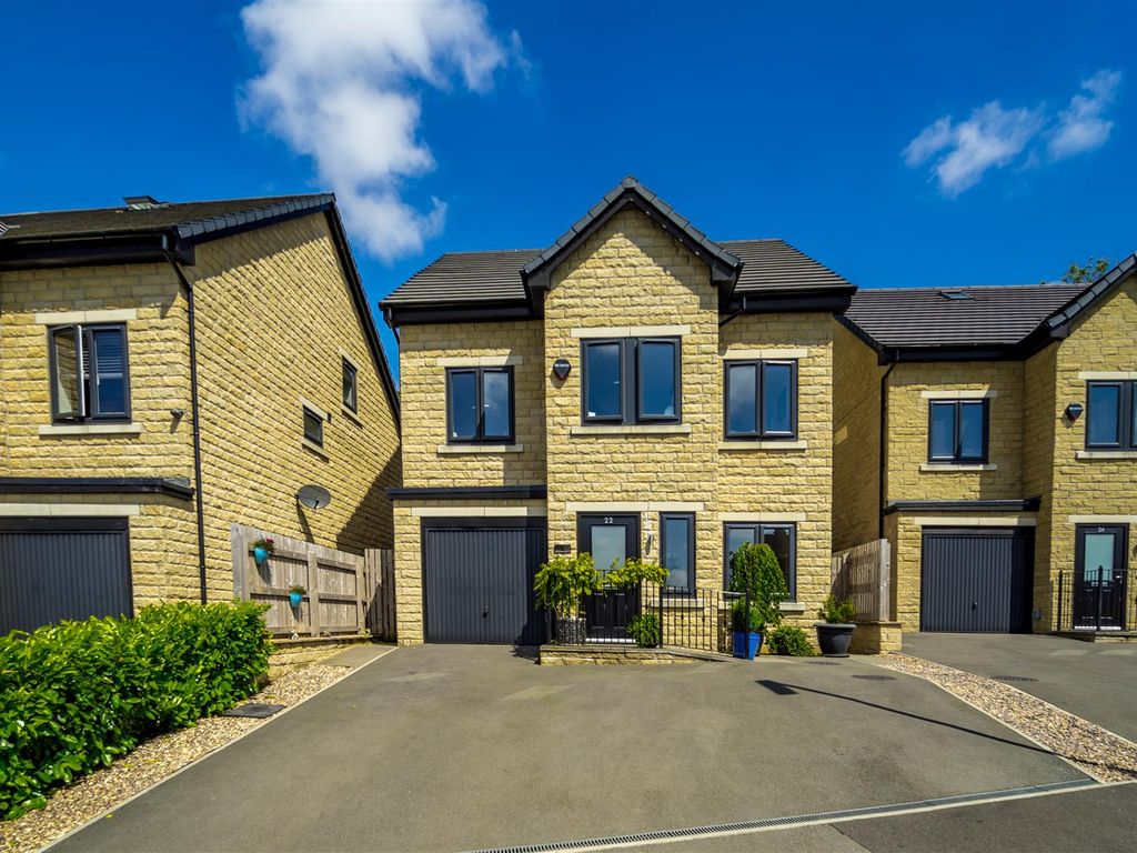 4 bed detached house for sale in Buttermere Avenue, Bacup OL13, £