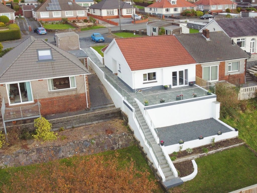 2 bed semidetached house for sale in Heol Y Plas, Fforest
