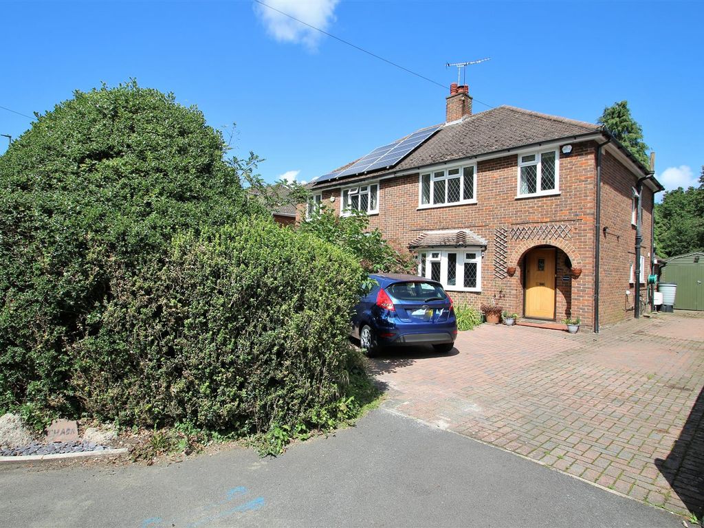 3 bed semidetached house for sale in Limecroft Road, Knaphill, Woking