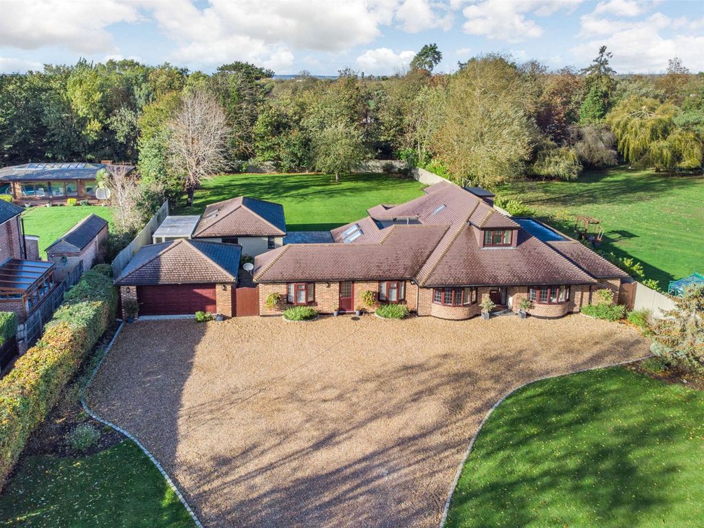 4 bed detached house for sale in Oakley Green Road, Oakley Green, Windsor, Berkshire SL4 Zoopla