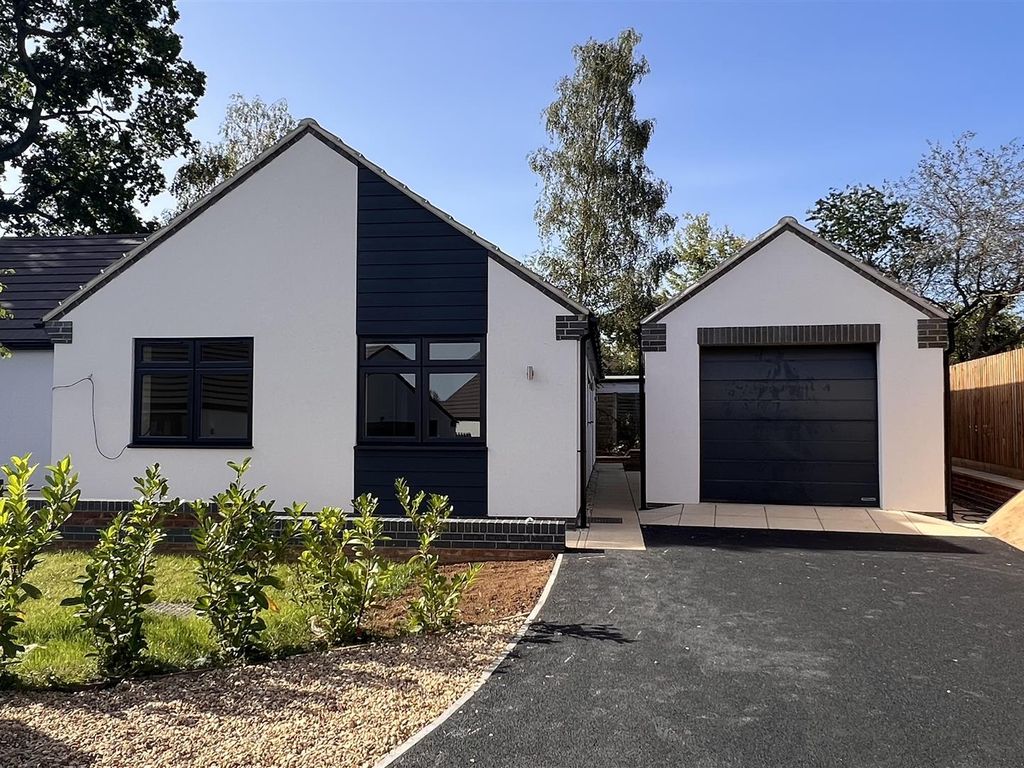 3 bed detached bungalow for sale in Brooke Road, Great Oakley, Corby