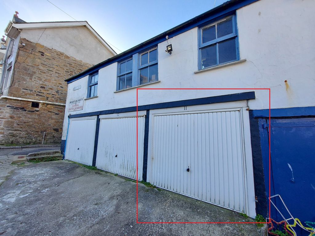 Commercial property to let in R/O Marine Terrace, Penzance, Cornwall