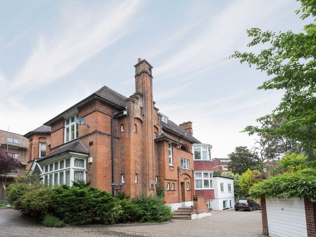 2 bed flat to rent in Wimbledon Hill Road, London SW19, £2,300 pcm Zoopla