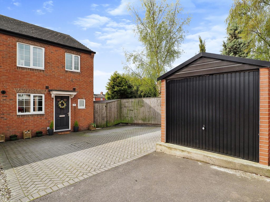 3 bed semidetached house for sale in Colliery Street, New Sharlston