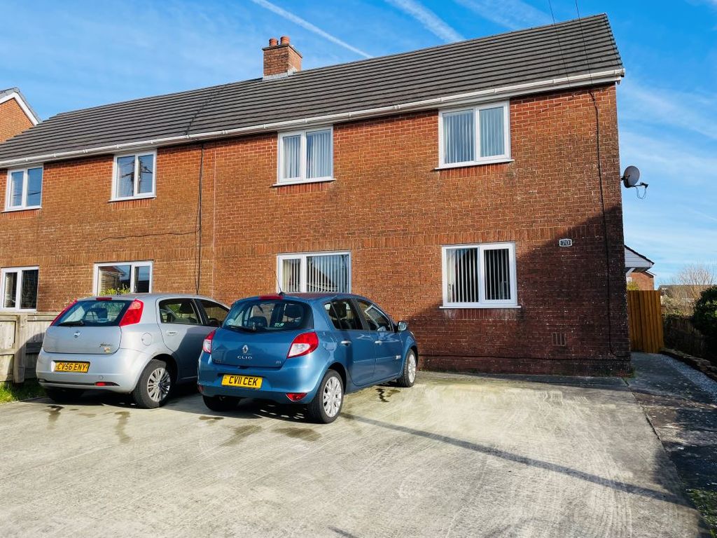 3 bed semidetached house for sale in Bronallt Road, Pontarddulais