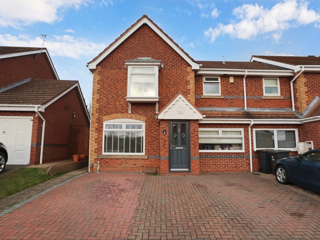 3 bed end terrace house for sale in Marsdale Drive, Manor Park