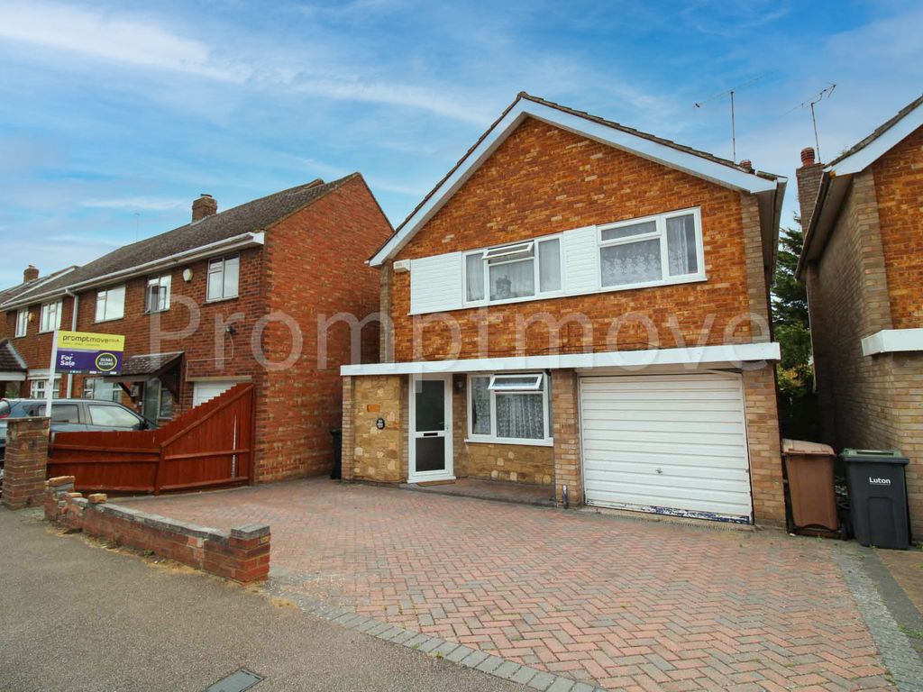4 bed property for sale in Rosslyn Crescent, Luton LU3, £475,000 Zoopla