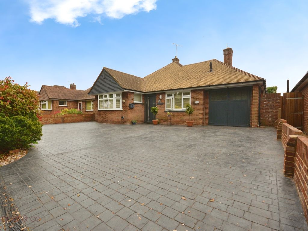 2 bed detached bungalow for sale in Northdown Park Road, Margate, Kent