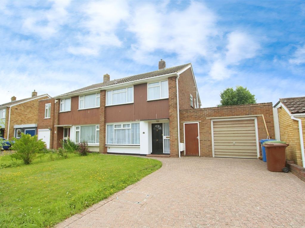 3 bed semidetached house to rent in Minterne Avenue, Sittingbourne