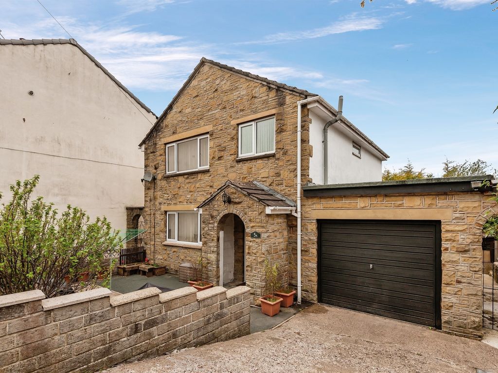 3 bed detached house for sale in Lingards Road, Slaithwaite