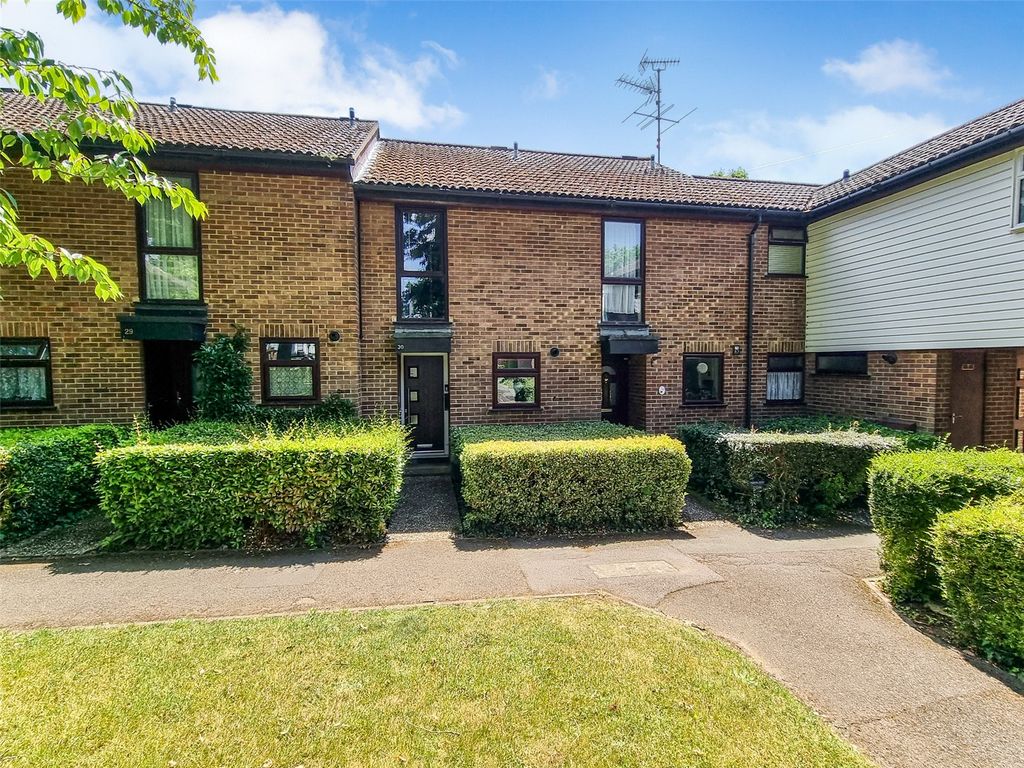 2 bed terraced house for sale in Alder Close, Ash Vale, Guildford