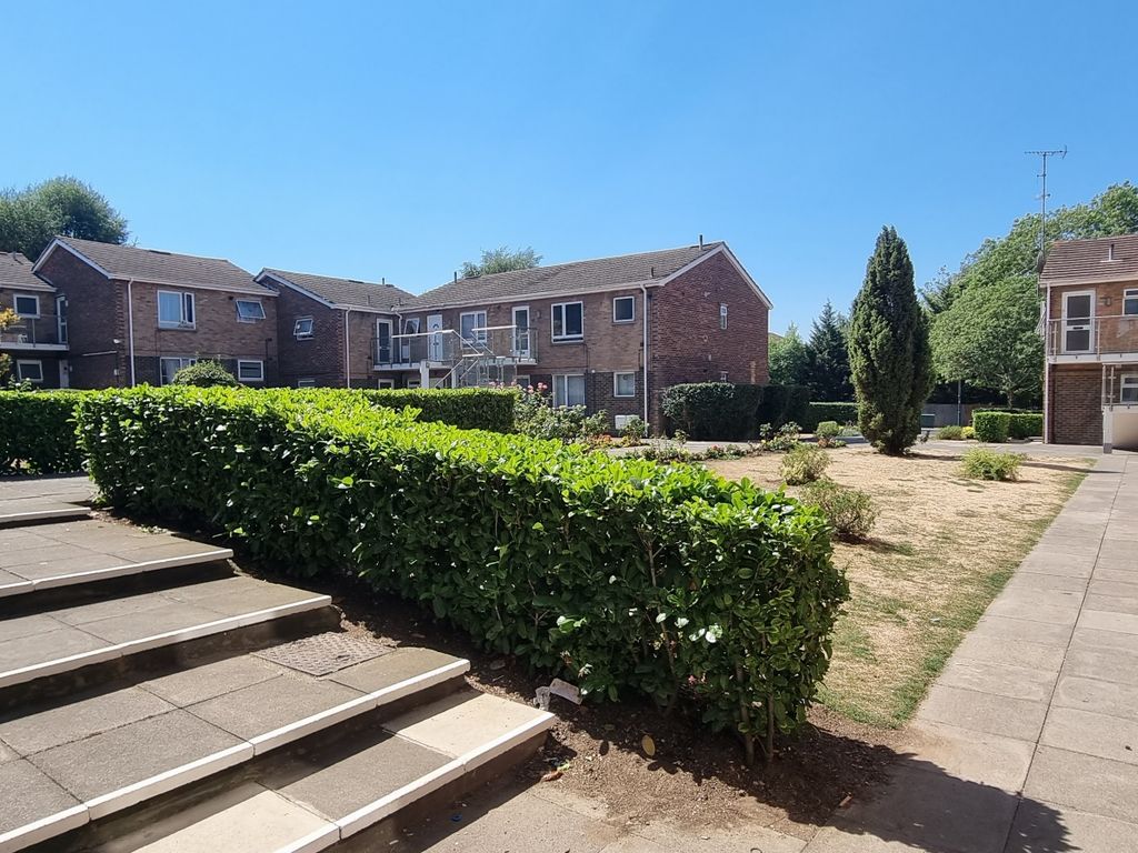 2 bed flat to rent in Elmwood Crescent, London NW9 Zoopla