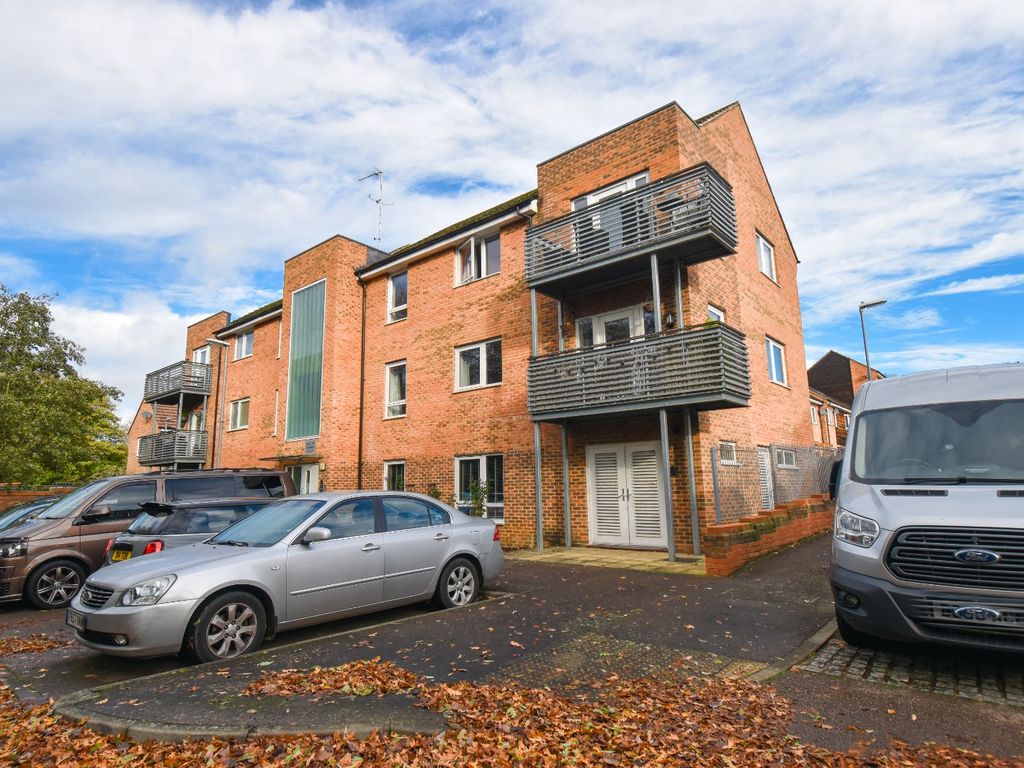 2 bed flat to rent in Mandarin Street, Northampton NN4 Zoopla