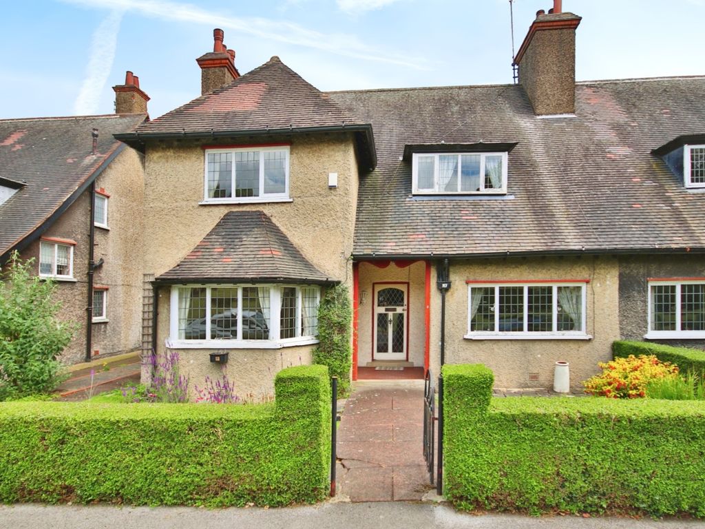 4 bed semidetached house for sale in The Oval, Hull HU8, £320,000 Zoopla