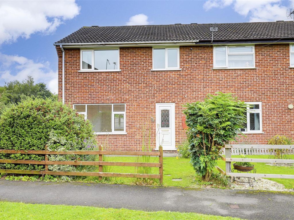 3 bed end terrace house for sale in Wallis Close, Draycott, Derbyshire