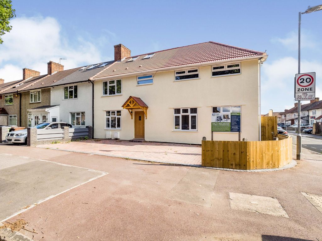 New home, 6 bed end terrace house for sale in Oxlow Lane, Dagenham