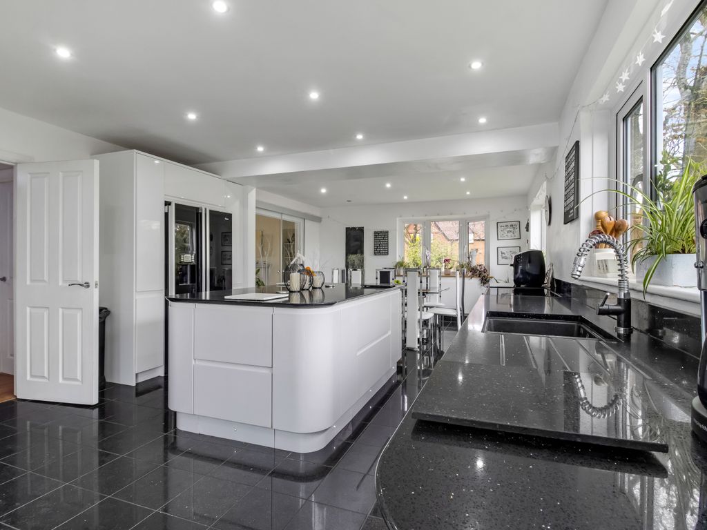 5 bed detached house for sale in Fortunes Field, Broad Hinton, Swindon