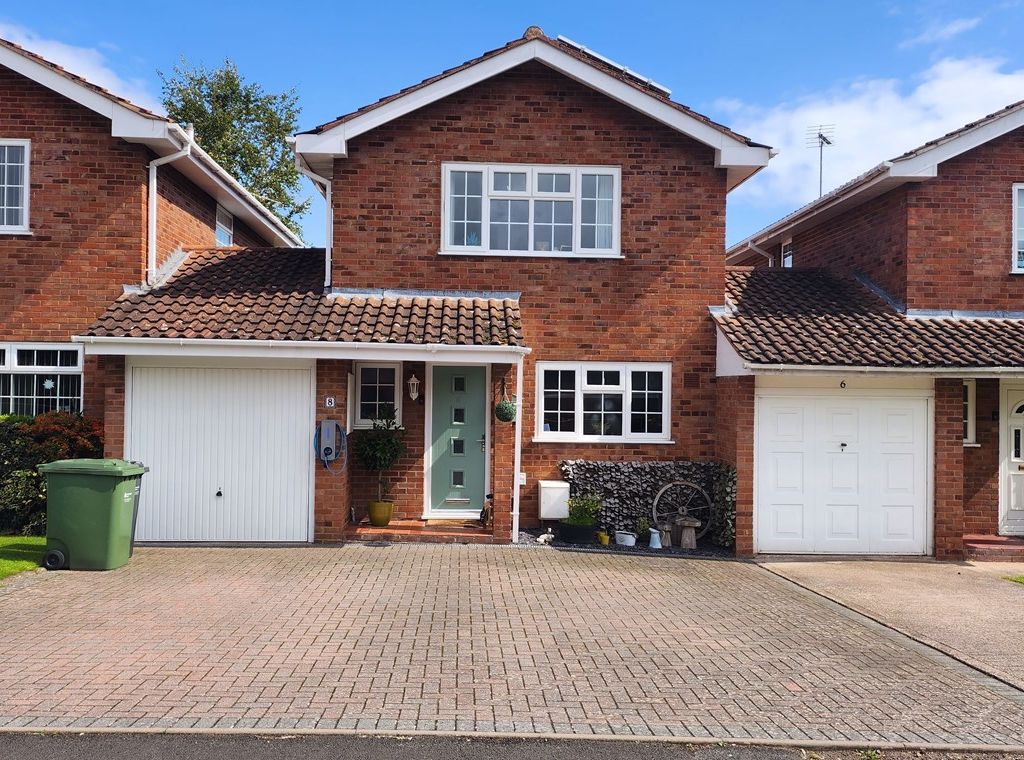 3 bed link detached house for sale in Kempton Avenue, Bobblestock