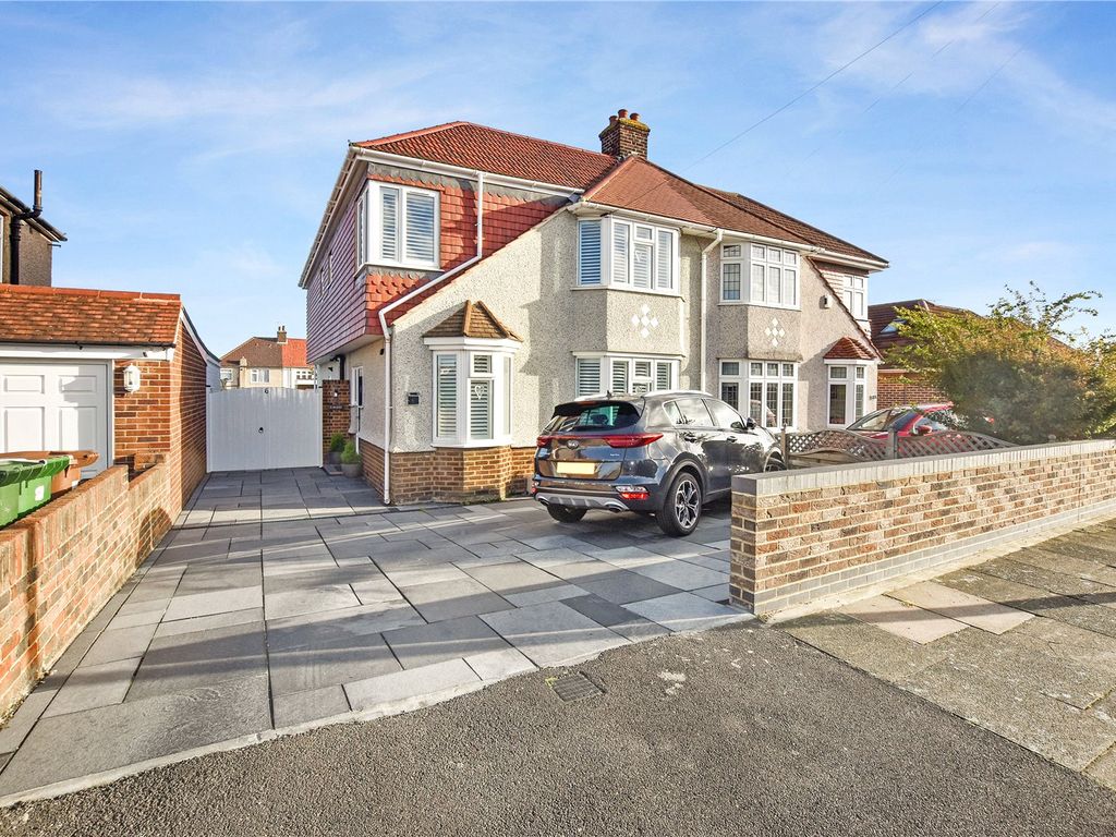 5 bed semidetached house for sale in Keswick Road, Bexleyheath, Kent