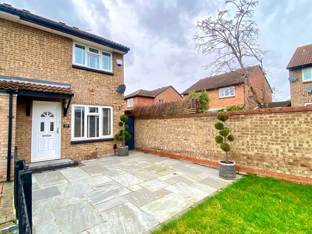 2 bed semidetached house for sale in Juniper Way, Harold Wood, Romford