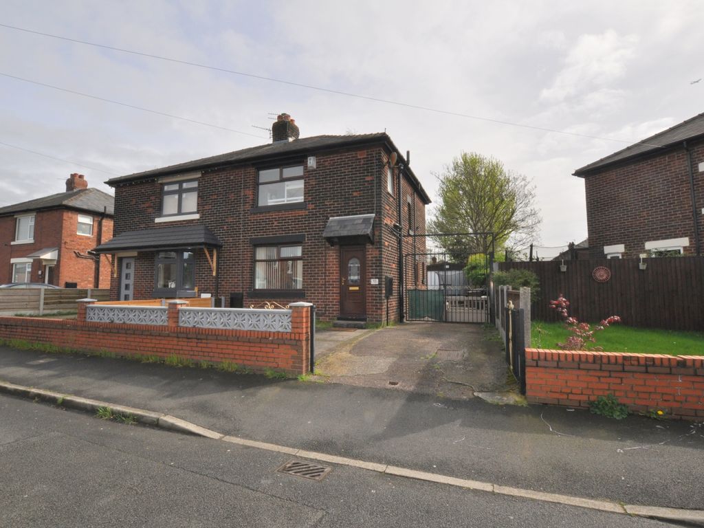 3 bed semidetached house for sale in Chapel Field Road, Denton M34, £