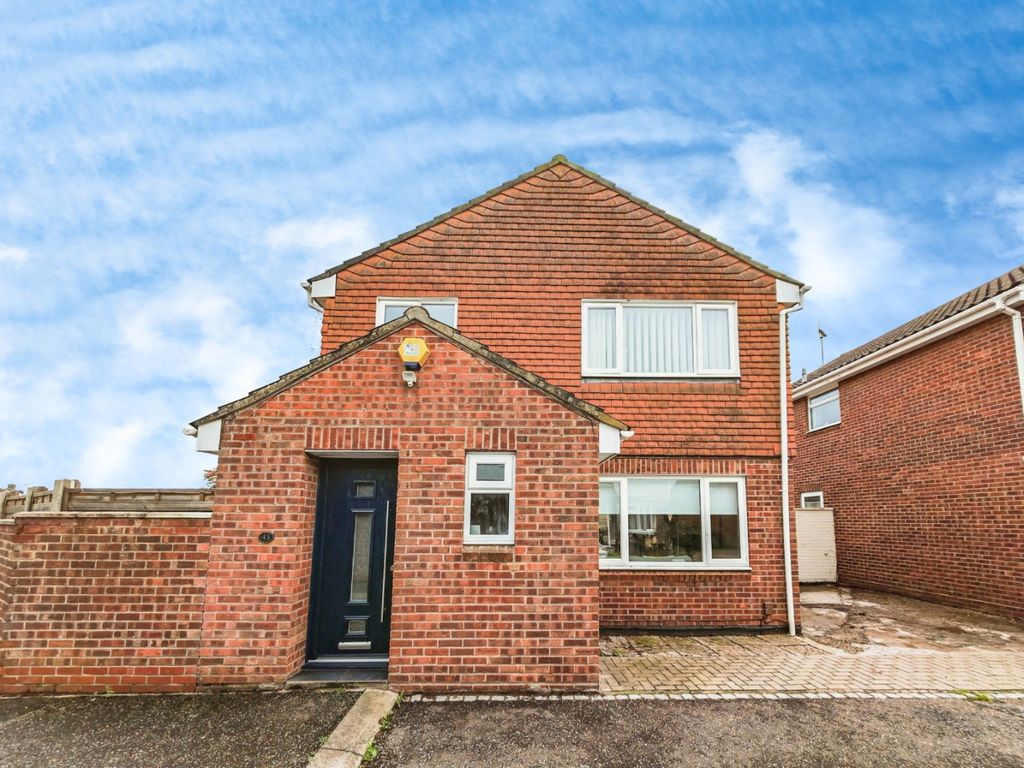 4 bed detached house for sale in Henniker Gate, Chelmsford, Essex CM2