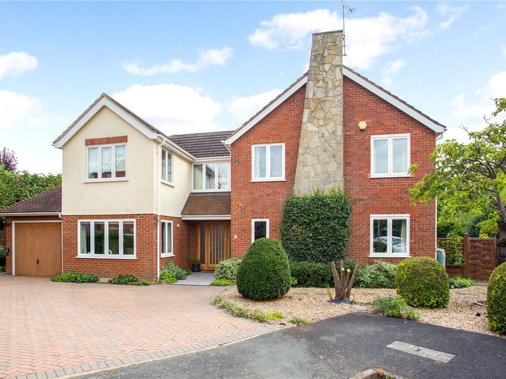 5 bed detached house for sale in Homestead Gardens, Esher KT10, £